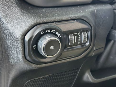 Used 2019 Jeep Wrangler Unlimited Sport S AWD/4WD image 17
