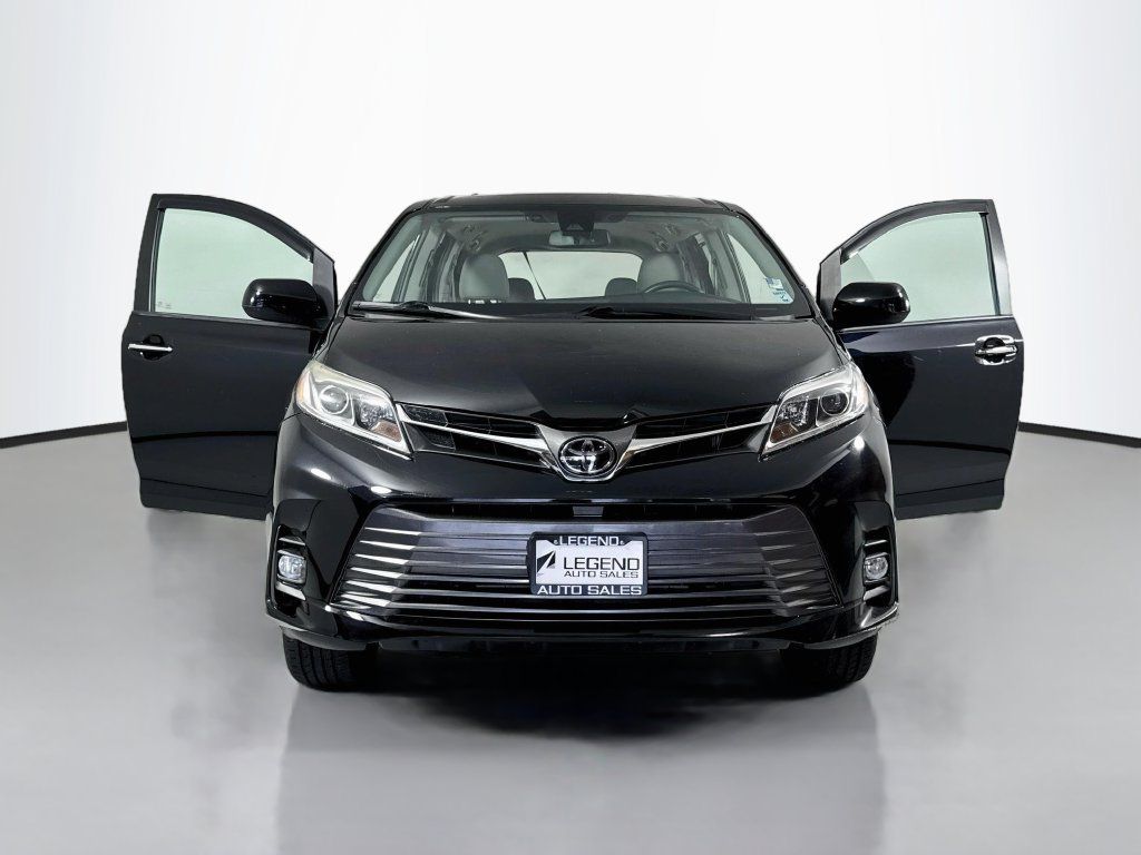 Used 2018 Toyota Sienna Limited FWD image 23