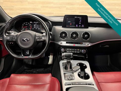 Used 2020 Kia Stinger GT1 image 2
