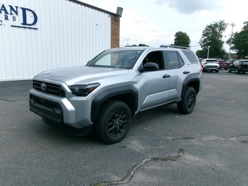 Used 2026 Toyota 4Runner SR5 AWD/4WD image 2