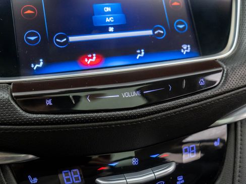 Used 2018 Cadillac XT5 Luxury image 25