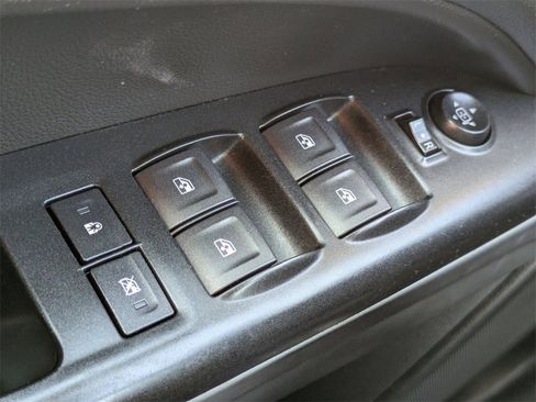 Used 2021 Chevrolet Colorado LT w/ LT Convenience Package image 22