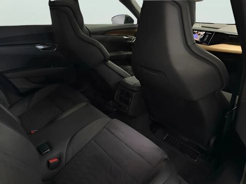 Used 2022 Audi e-tron GT Premium Plus AWD/4WD image 15