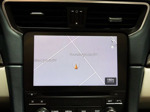 Used 2018 Porsche 911 Targa 4 GTS image 33