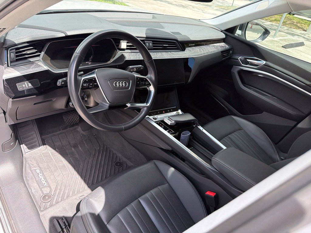 Used 2022 Audi e-tron Premium Plus AWD/4WD image 2