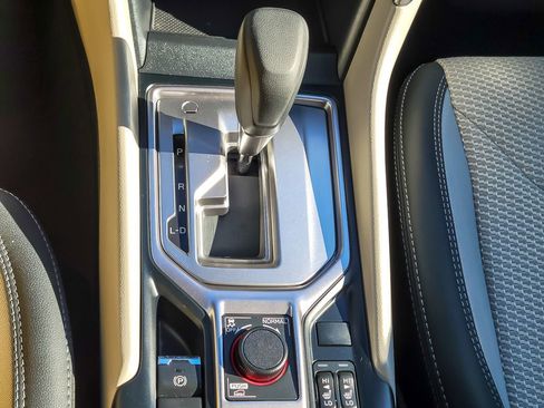 Used 2019 Subaru Forester Premium image 17