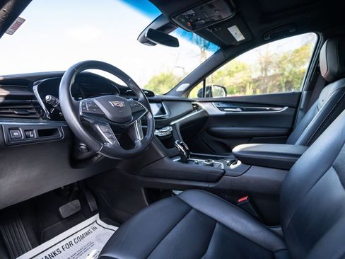 Used 2023 Cadillac XT5 Premium Luxury AWD/4WD image 4