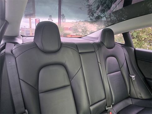 Used 2022 Tesla Model 3 Long Range image 16