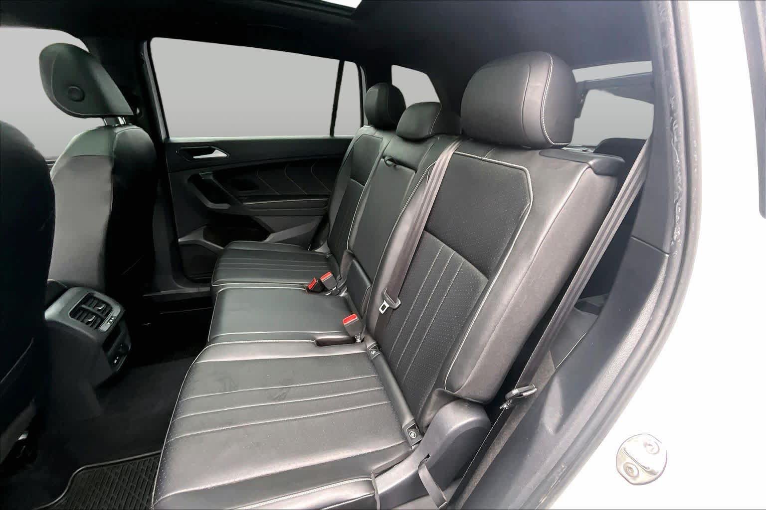 Used 2022 Volkswagen Tiguan SE R-Line FWD image 21