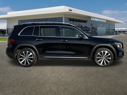 Used 2022 Mercedes-Benz GLB 250 4MATIC image 9