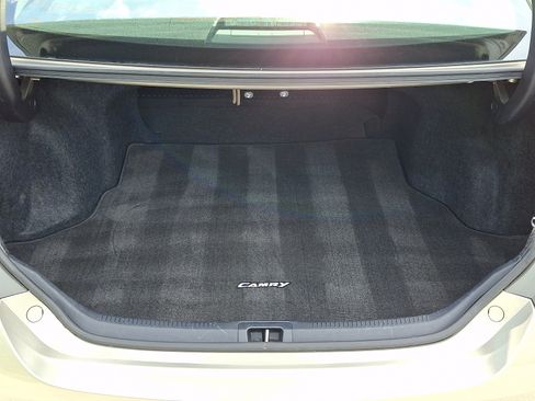 Used 2015 Toyota Camry LE FWD image 28
