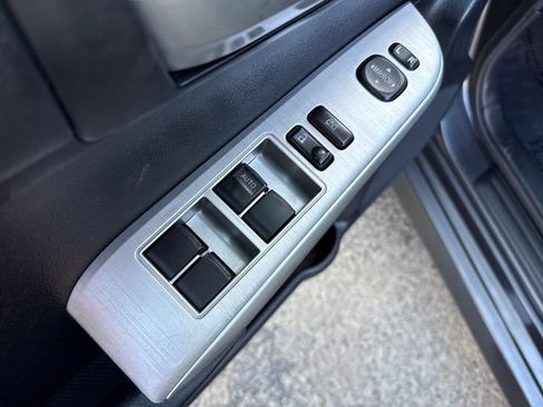 Used 2013 Toyota Camry SE FWD image 12