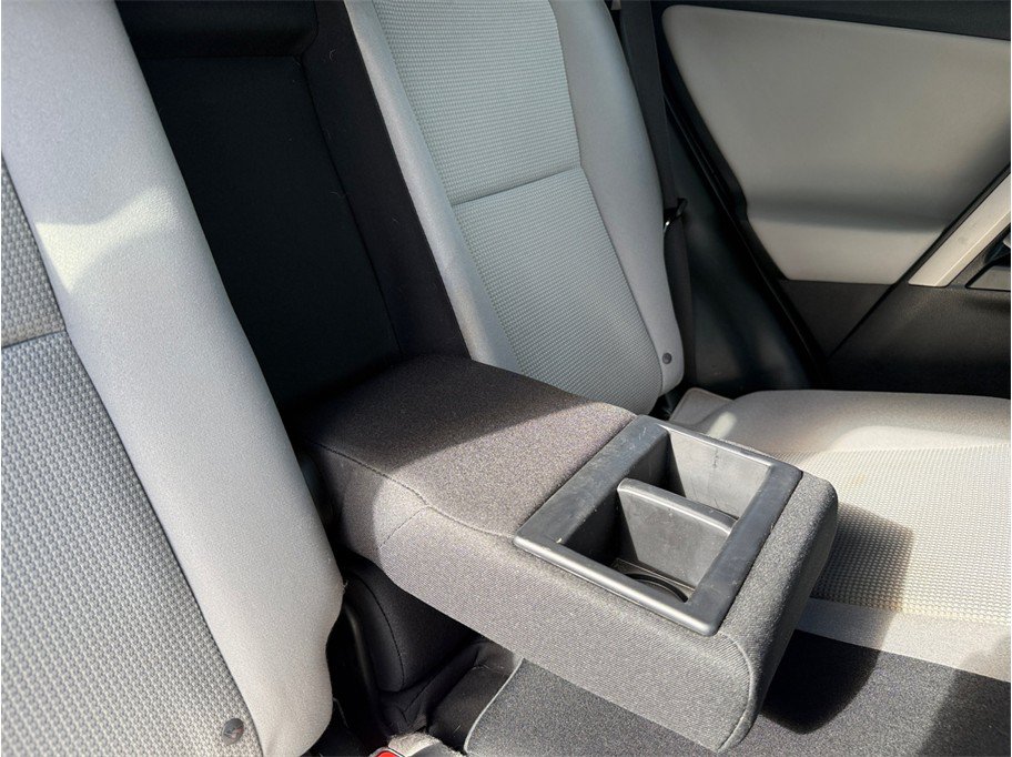 Used 2018 Toyota RAV4 XLE FWD image 36
