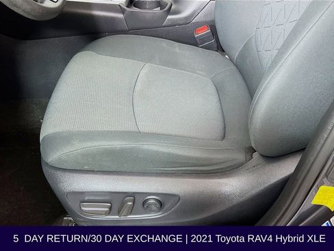 Used 2021 Toyota RAV4 XLE AWD/4WD image 23