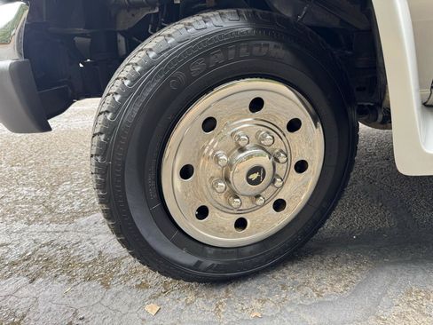Used 2003 Ford E-350 and Econoline 350 XLT RWD image 37