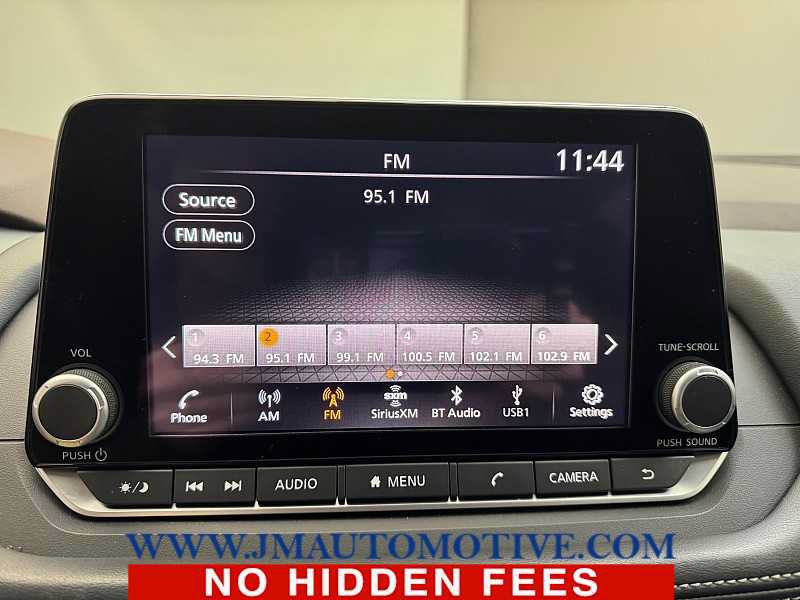 Used 2023 Nissan Rogue SV AWD/4WD image 22