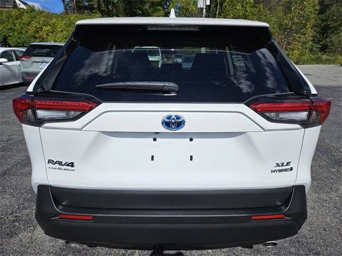 Used 2024 Toyota RAV4 XLE image 6