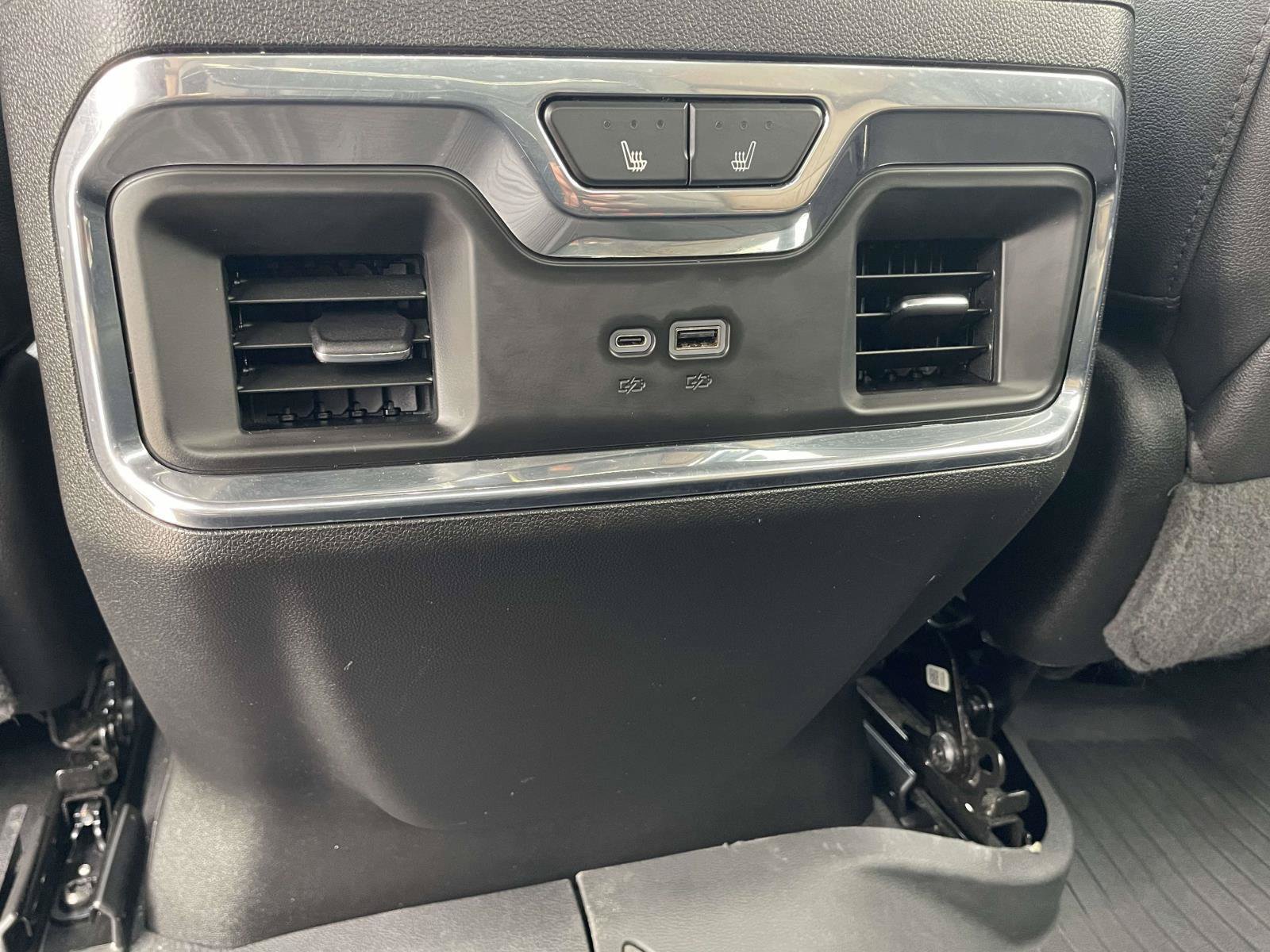 Used 2024 Chevrolet Silverado 2500 High Country w/ Technology Package AWD/4WD image 12