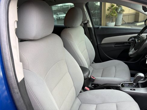 Used 2012 Chevrolet Cruze LT image 22