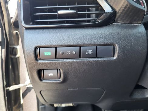 Certified 2025 Nissan Sentra SV w/ SV Premium Package FWD image 20