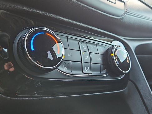 Used 2020 Buick Encore GX Preferred w/ Cold Weather Comfort Package image 25