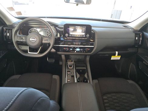 New 2025 Nissan Pathfinder SV w/ SV Premium Package image 9