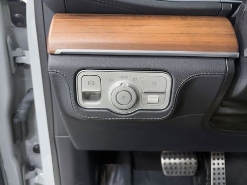 Certified 2024 Mercedes-Benz GLS 580 4MATIC w/ Warmth & Comfort Package image 10