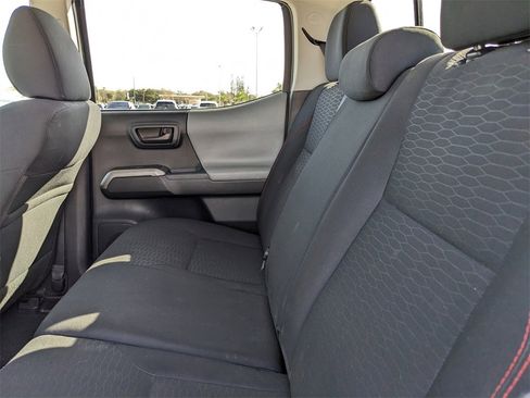 Used 2016 Toyota Tacoma SR5 image 19