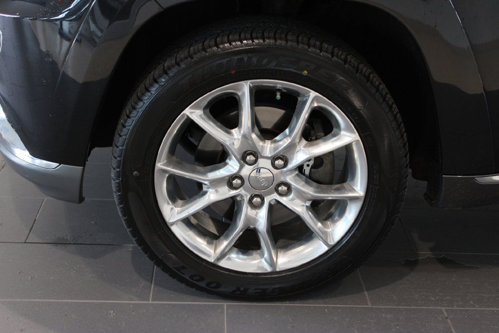 Used 2014 Jeep Grand Cherokee Summit AWD/4WD image 29