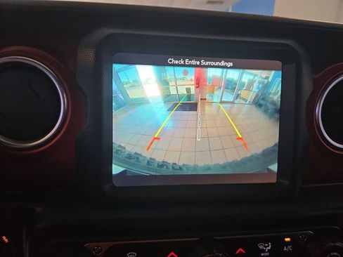 Used 2018 Jeep Wrangler Unlimited Rubicon AWD/4WD image 17