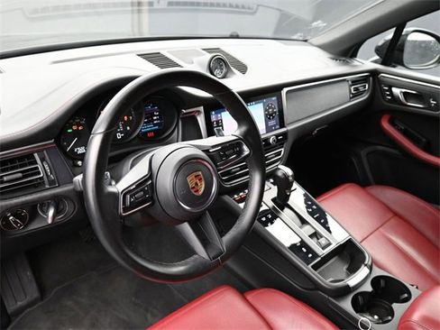 Used 2023 Porsche Macan GTS image 4