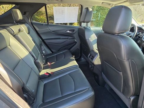 Used 2018 Chevrolet Equinox Premier image 16
