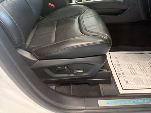 Used 2022 Ford Explorer Platinum w/ Technology Package AWD/4WD image 19