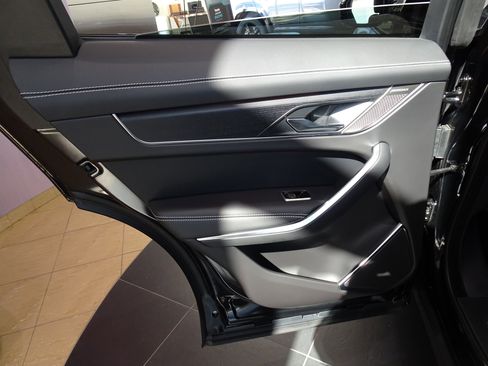 New 2025 Jaguar F-PACE R-Dynamic S image 19