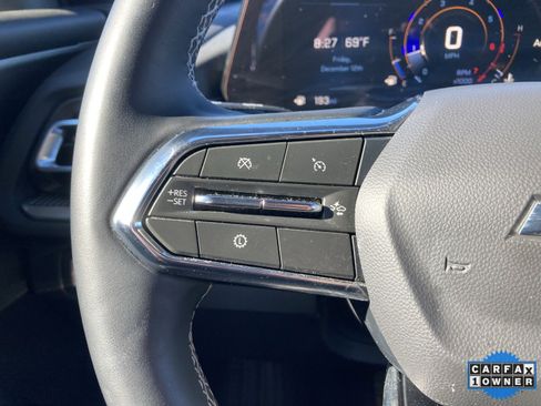 Used 2025 Chevrolet Traverse LT image 18