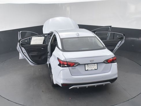 New 2025 Nissan Versa SV w/ Trunk Package image 22