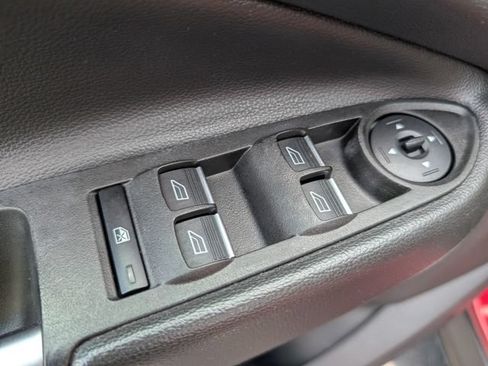 Used 2017 Ford Escape SE w/ Equipment Group 201A FWD image 15
