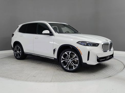 Used 2026 BMW X5 sDrive40i w/ Parking Assistance Package image 27