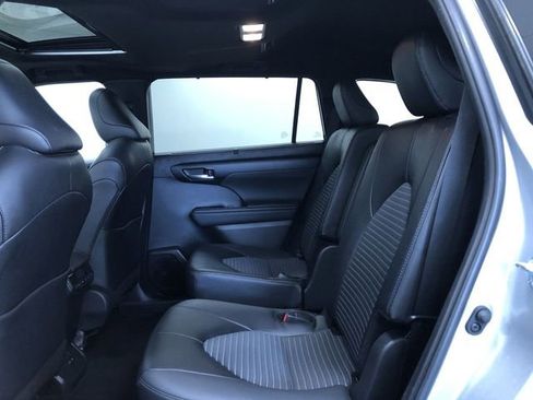 Certified 2025 Toyota Highlander XSE AWD/4WD image 19