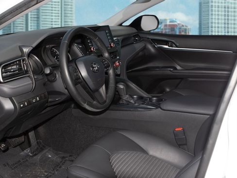 Used 2023 Toyota Camry SE image 14