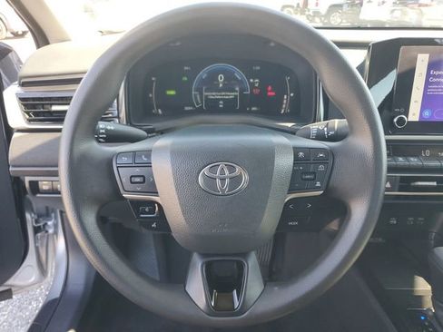 Used 2025 Toyota Camry LE image 22