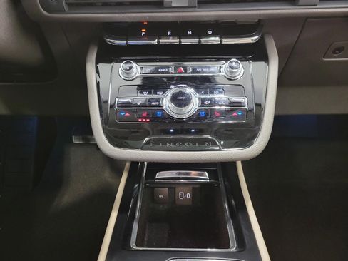 Used 2021 Lincoln Corsair Reserve w/ Equipment Group 201A AWD/4WD image 17