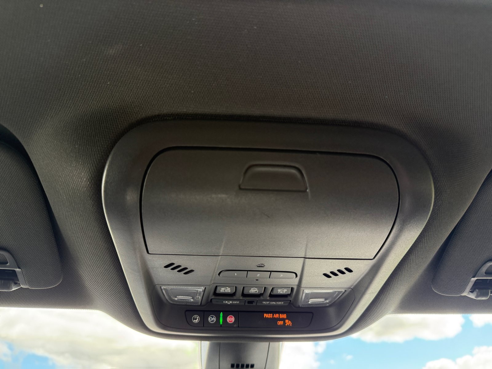 Used 2023 Buick Enclave Avenir AWD/4WD image 15