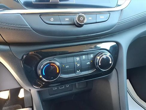 Used 2023 Buick Encore GX Preferred FWD image 11