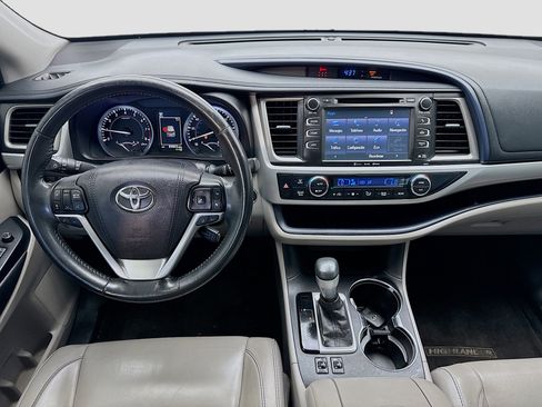 Used 2017 Toyota Highlander XLE w/ Carpet Mat Package image 15