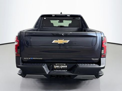 Used 2025 Chevrolet Silverado EV LT AWD/4WD image 6