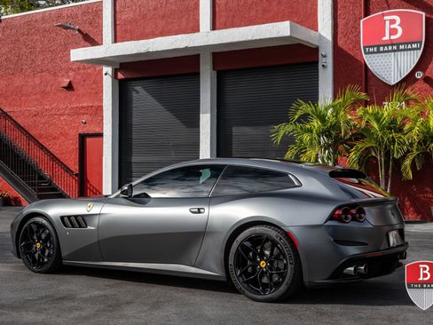 Used 2018 Ferrari GTC4Lusso T image 6