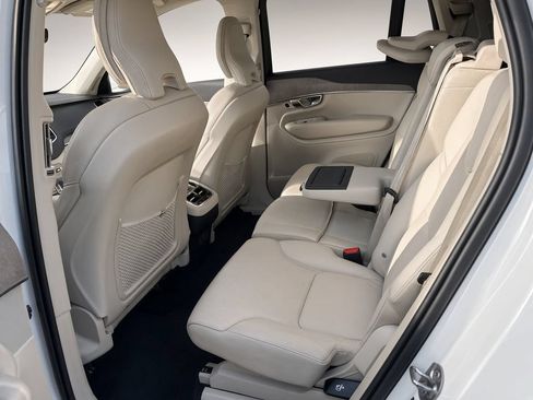 Used 2023 Volvo XC90 B6 Plus AWD/4WD image 6