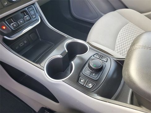 Used 2020 GMC Terrain SLE w/ Driver Convenience Package image 19