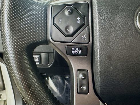 Used 2022 Toyota Tacoma TRD Off-Road w/ Technology Package AWD/4WD image 22